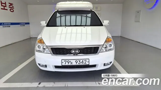 Kia Carnival 2013 thumb 8