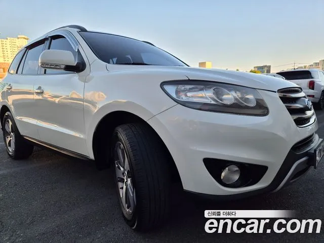 Hyundai Santa Fe 2011 thumb 3