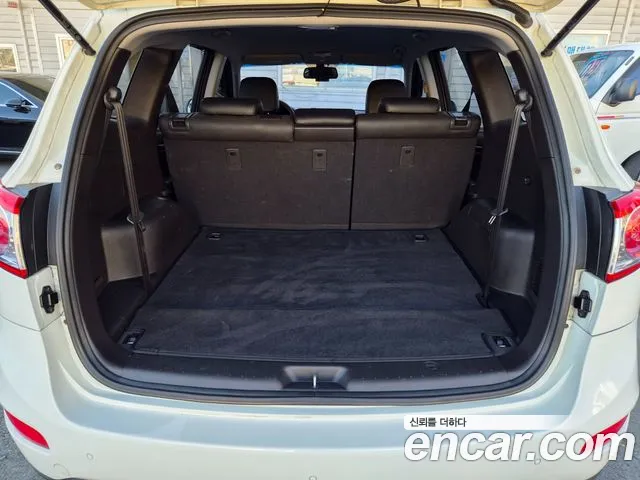 Hyundai Santa Fe 2011 thumb 6