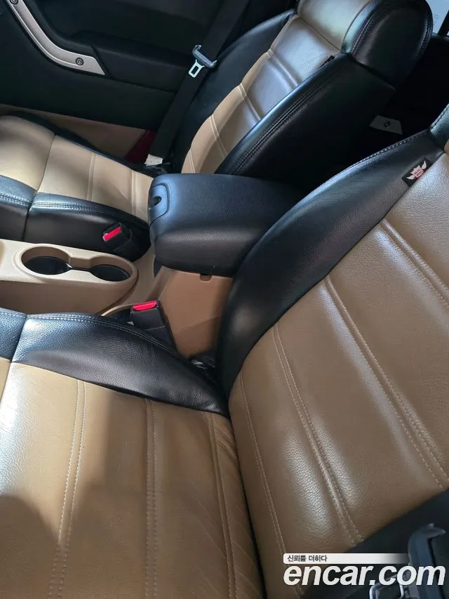 Jeep Wrangler 2011 thumb 10