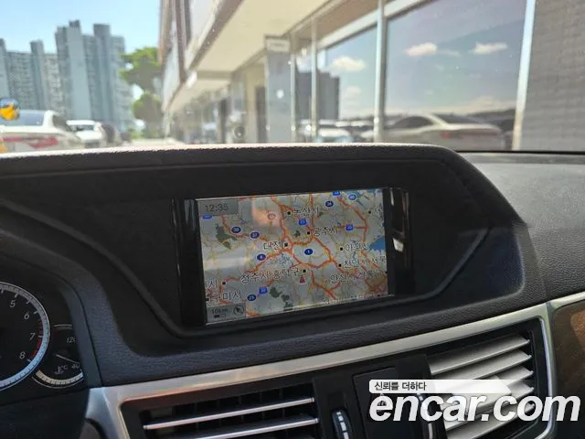 Mercedes-Benz E-Класс 2013 thumb 4