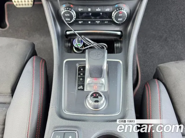 Mercedes-Benz GLA 2019 thumb 10
