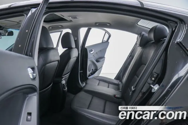 Kia K3 2015 thumb 10