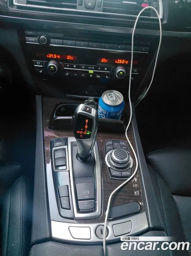 BMW 7-Series 2010 thumb 3