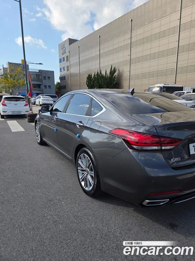 Genesis G80 2018 thumb 5