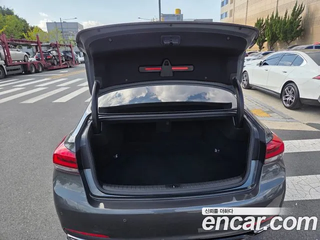 Genesis G80 2018 thumb 6