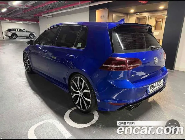 Volkswagen Golf Sportsvan 2015 thumb 2