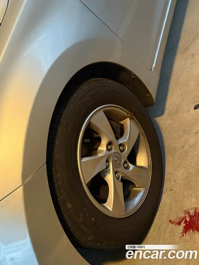 Hyundai Avante 2011 thumb 4