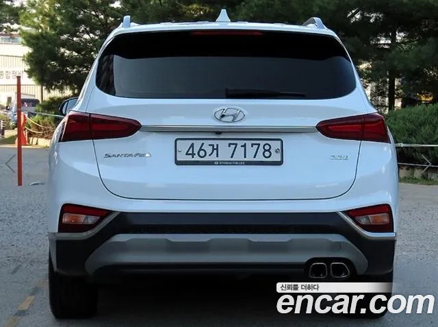 Hyundai Santa Fe 2018 thumb 4