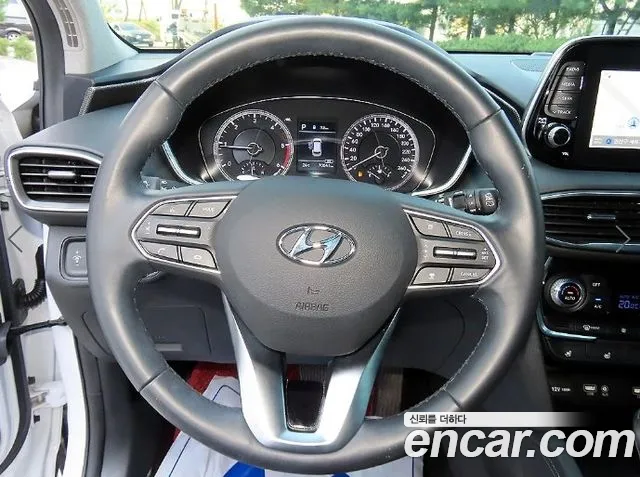 Hyundai Santa Fe 2018 thumb 8