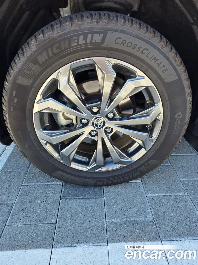 Toyota RAV4 2025 thumb 7