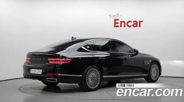 Genesis G80 2022 thumb 2