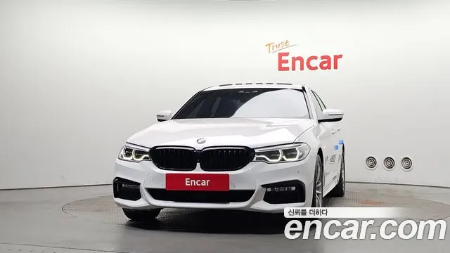 BMW 5-Series 2018 thumb 3