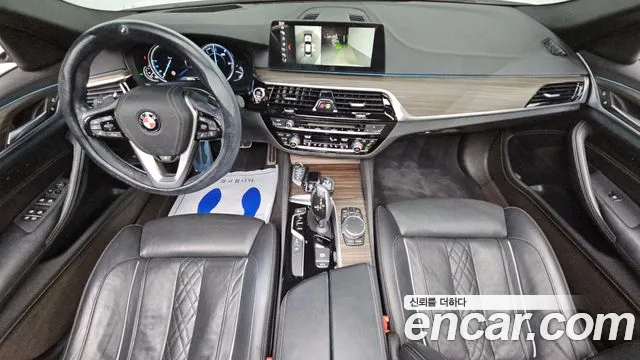 BMW 5-Series 2018 thumb 7