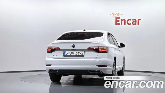 Volkswagen Jetta 2021 thumb 3