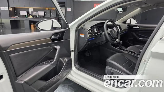 Volkswagen Jetta 2021 thumb 9
