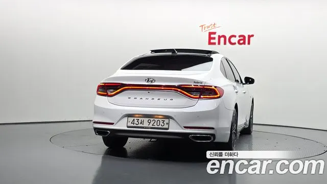 Hyundai Grandeur 2017 thumb 3