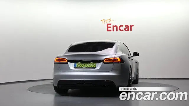 Tesla Model S 2026 thumb 4