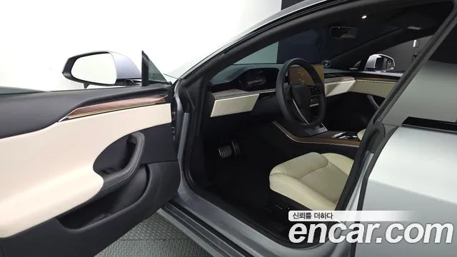 Tesla Model S 2026 thumb 10