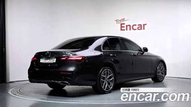 Mercedes-Benz E-Класс 2022 thumb 2