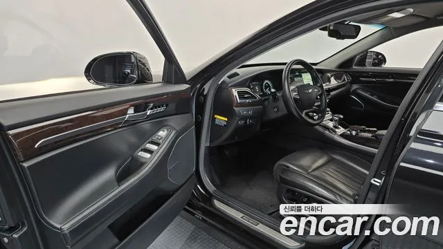 Genesis G90 2018 thumb 10