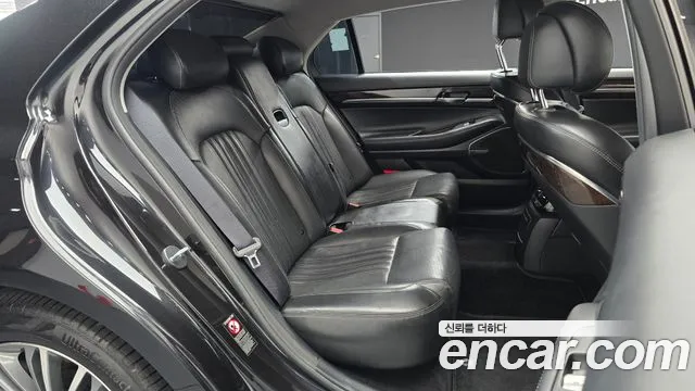 Genesis G90 2018 thumb 11