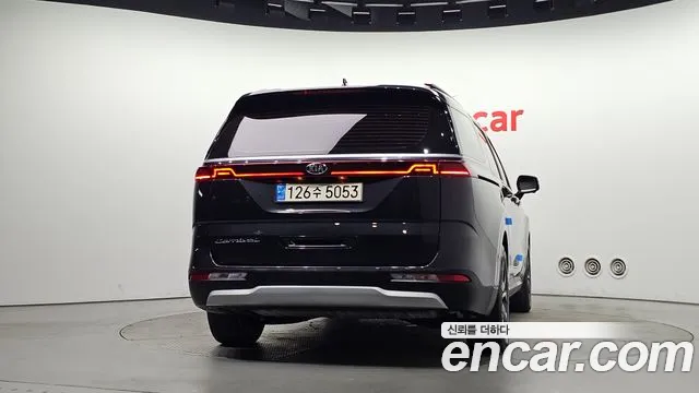 Kia Carnival 2021 thumb 4