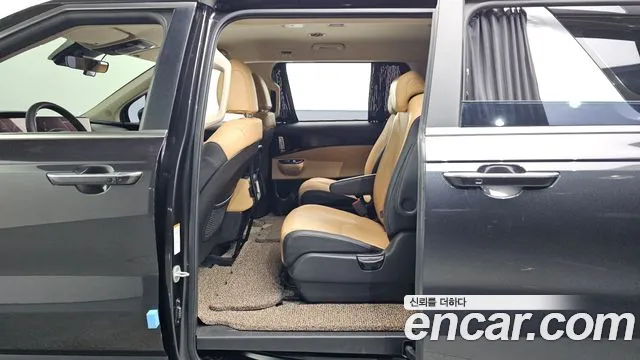 Kia Carnival 2021 thumb 11