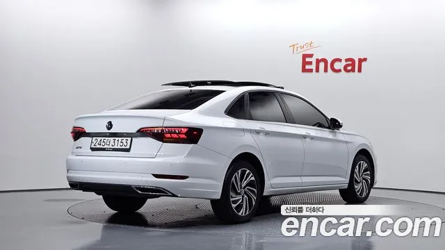 Volkswagen Jetta 2021 thumb 2