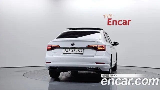 Volkswagen Jetta 2021 thumb 4