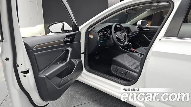 Volkswagen Jetta 2021 thumb 10