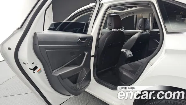 Volkswagen Jetta 2021 thumb 12