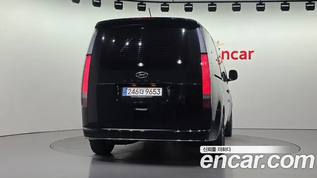 Hyundai Staria 2021 thumb 4