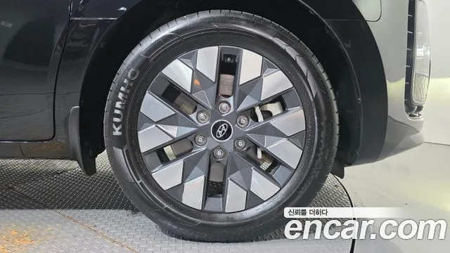 Hyundai Staria 2021 thumb 5