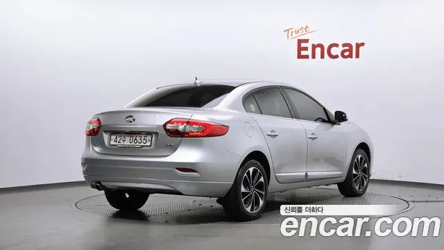 Renault-KoreaSamsung Fluence 2015 thumb 2