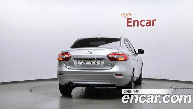 Renault-KoreaSamsung Fluence 2015 thumb 4