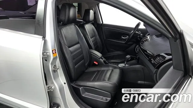 Renault-KoreaSamsung Fluence 2015 thumb 11