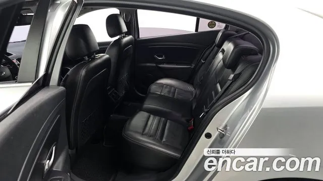 Renault-KoreaSamsung Fluence 2015 thumb 12