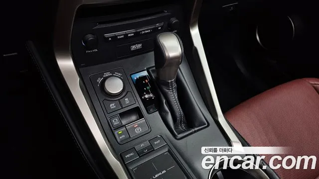 Lexus NX 2017 thumb 8
