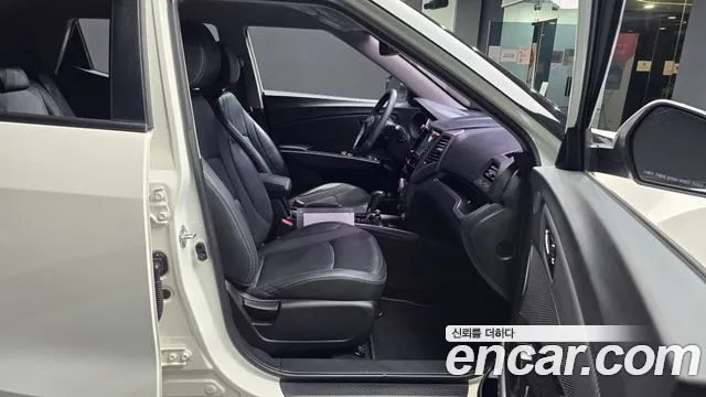 KG_Mobility_Ssangyong TIBOLI 2016 thumb 11