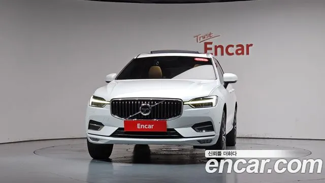 Volvo XC60 2019 thumb 2