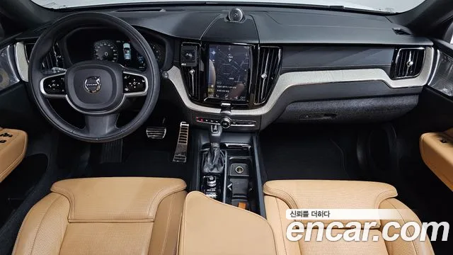 Volvo XC60 2019 thumb 6