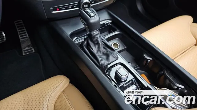 Volvo XC60 2019 thumb 8