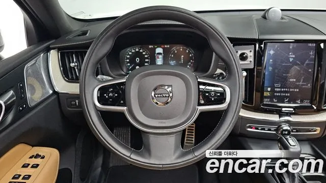 Volvo XC60 2019 thumb 12