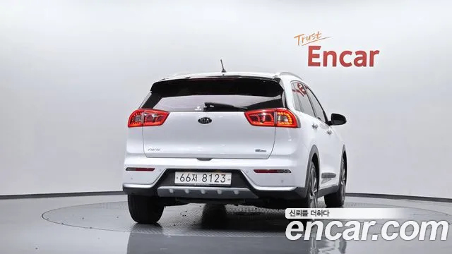 Kia Niro 2017 thumb 3