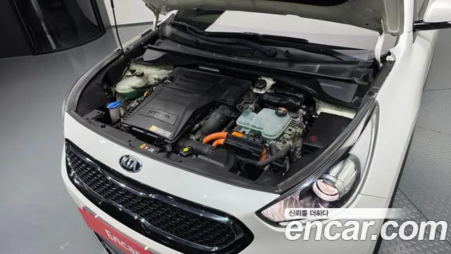 Kia Niro 2017 thumb 5