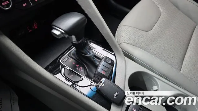 Kia Niro 2017 thumb 8
