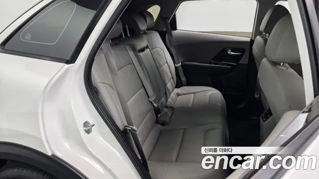 Kia Niro 2017 thumb 10
