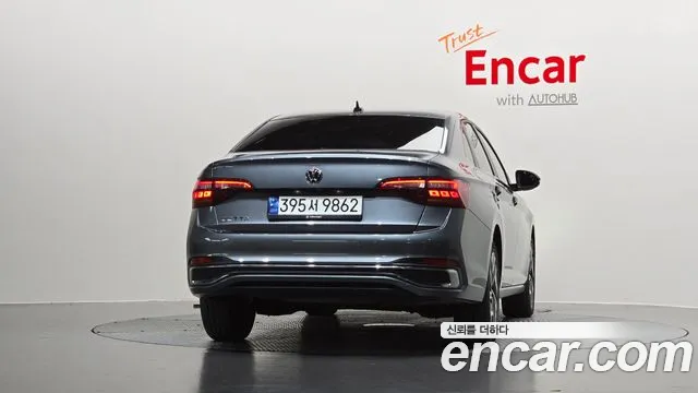 Volkswagen Jetta 2023 thumb 3