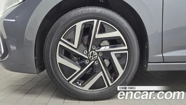 Volkswagen Jetta 2023 thumb 4
